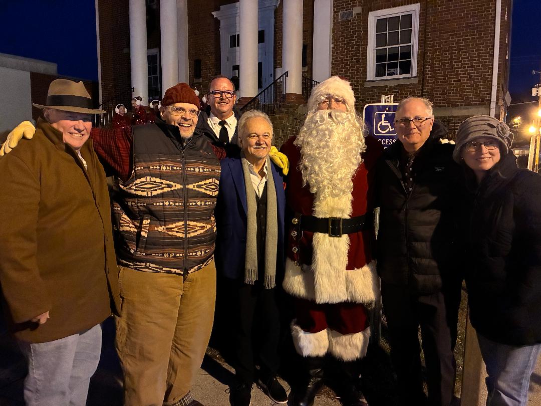 Marion Welcomes Christmas with Jimmy Fortune at Town Hall